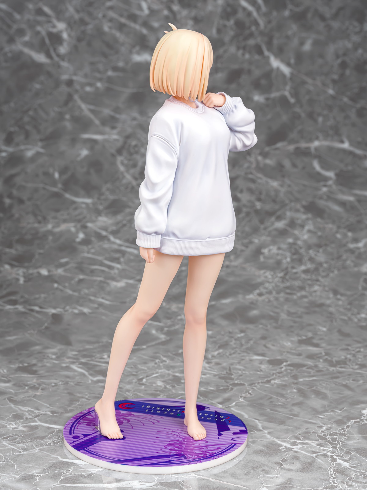 リコリス・リコイル「錦木千束 オーバーサイズトレーナーVer.」のフィギュア画像