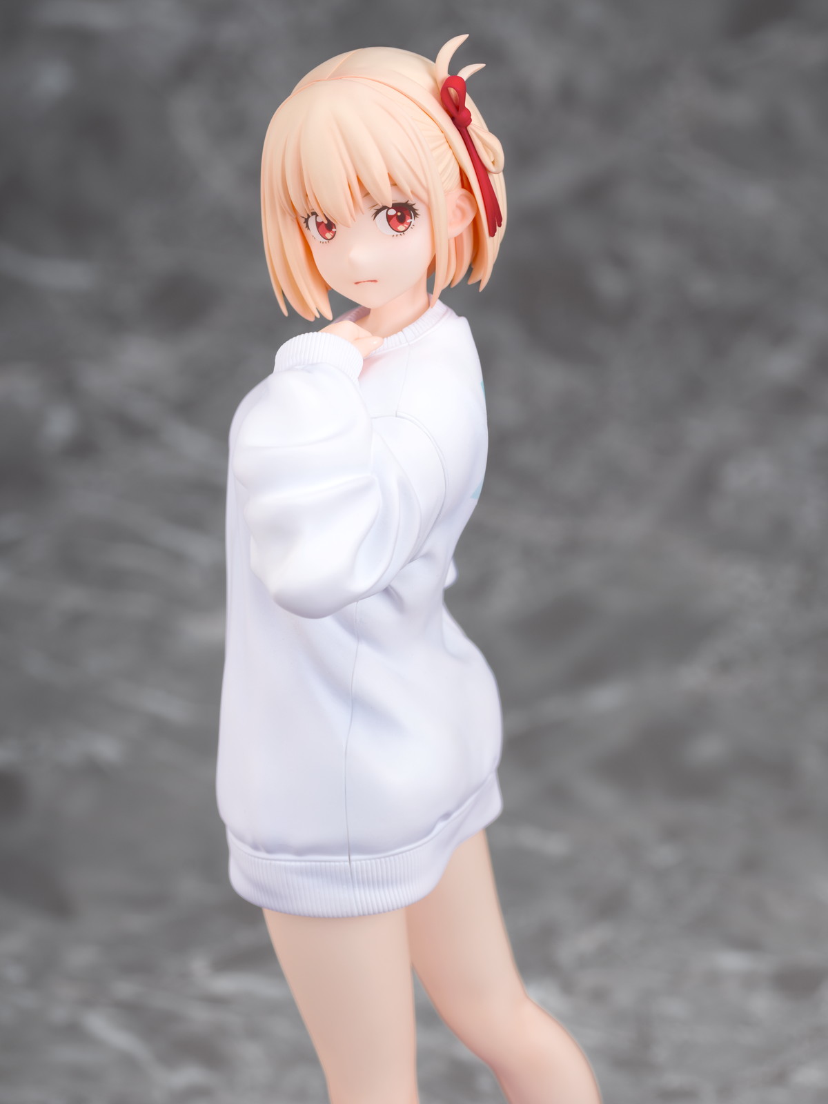 リコリス・リコイル「錦木千束 オーバーサイズトレーナーVer.」のフィギュア画像