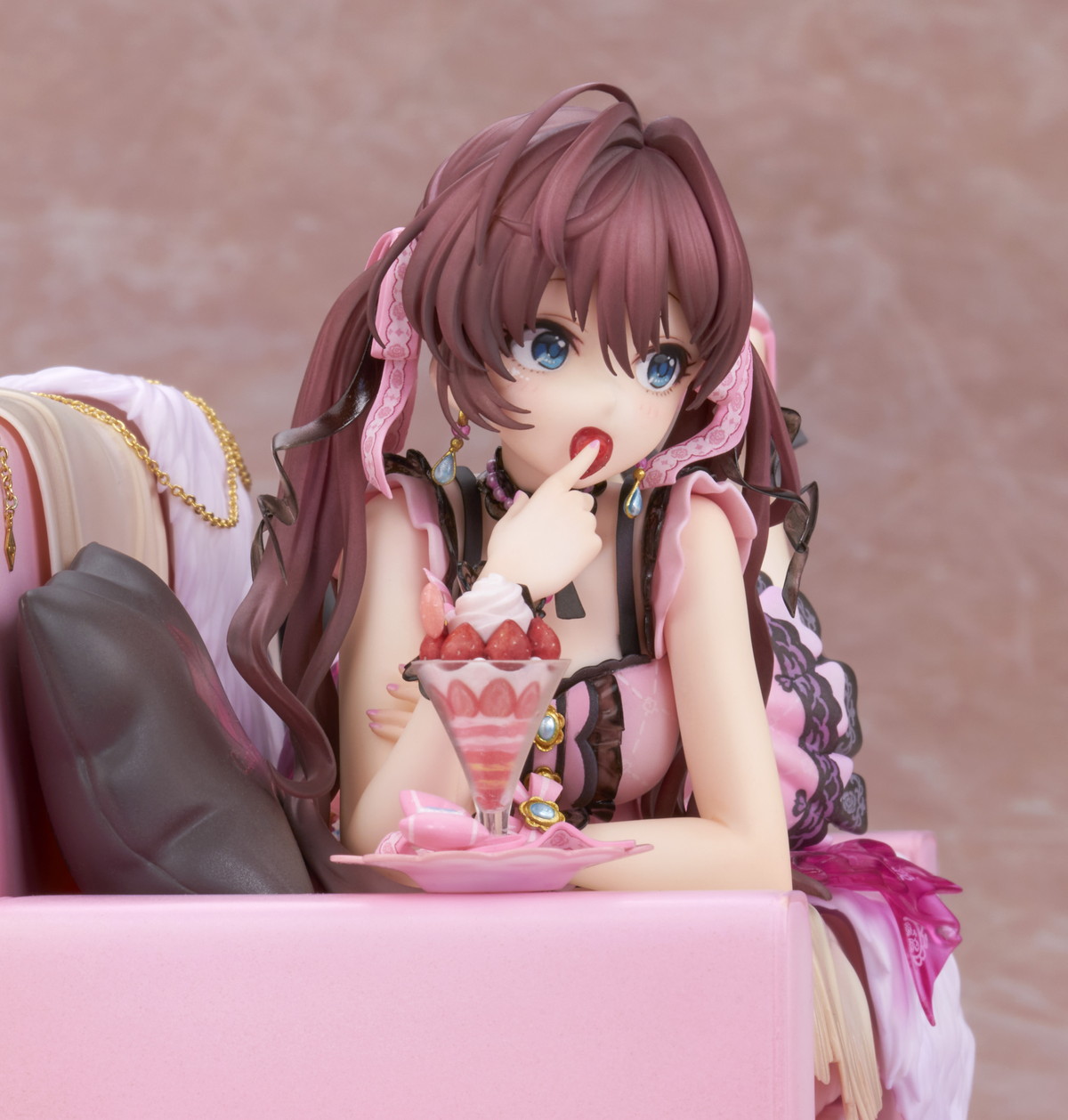 アイドルマスター シンデレラガールズ「一ノ瀬 志希 ドルチェ・プエラVer.」のフィギュア画像