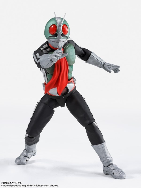 仮面ライダー「S.H.Figuarts（真骨彫製法） 仮面ライダー新1号 栄光の昭和ライダーエディション（初回限定台座付属）」のフィギュア画像