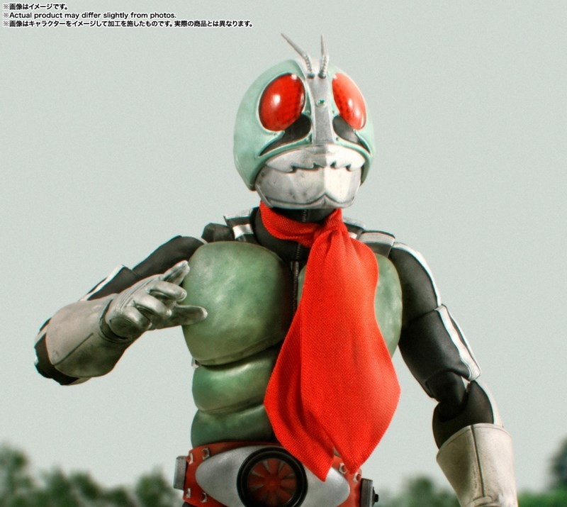 仮面ライダー「S.H.Figuarts（真骨彫製法） 仮面ライダー新1号 栄光の昭和ライダーエディション（初回限定台座付属）」のフィギュア画像