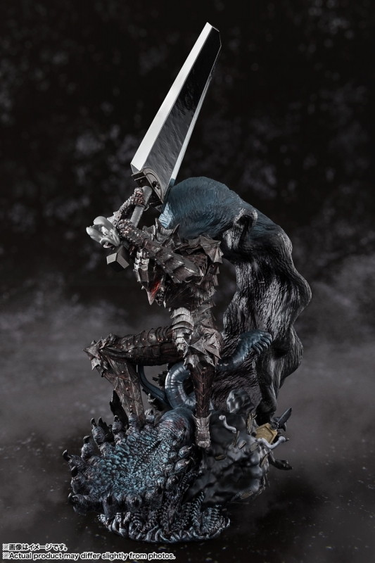 ベルセルク「Figuarts Zero Touche Métallique ガッツ(狂戦士の甲冑)」のフィギュア画像