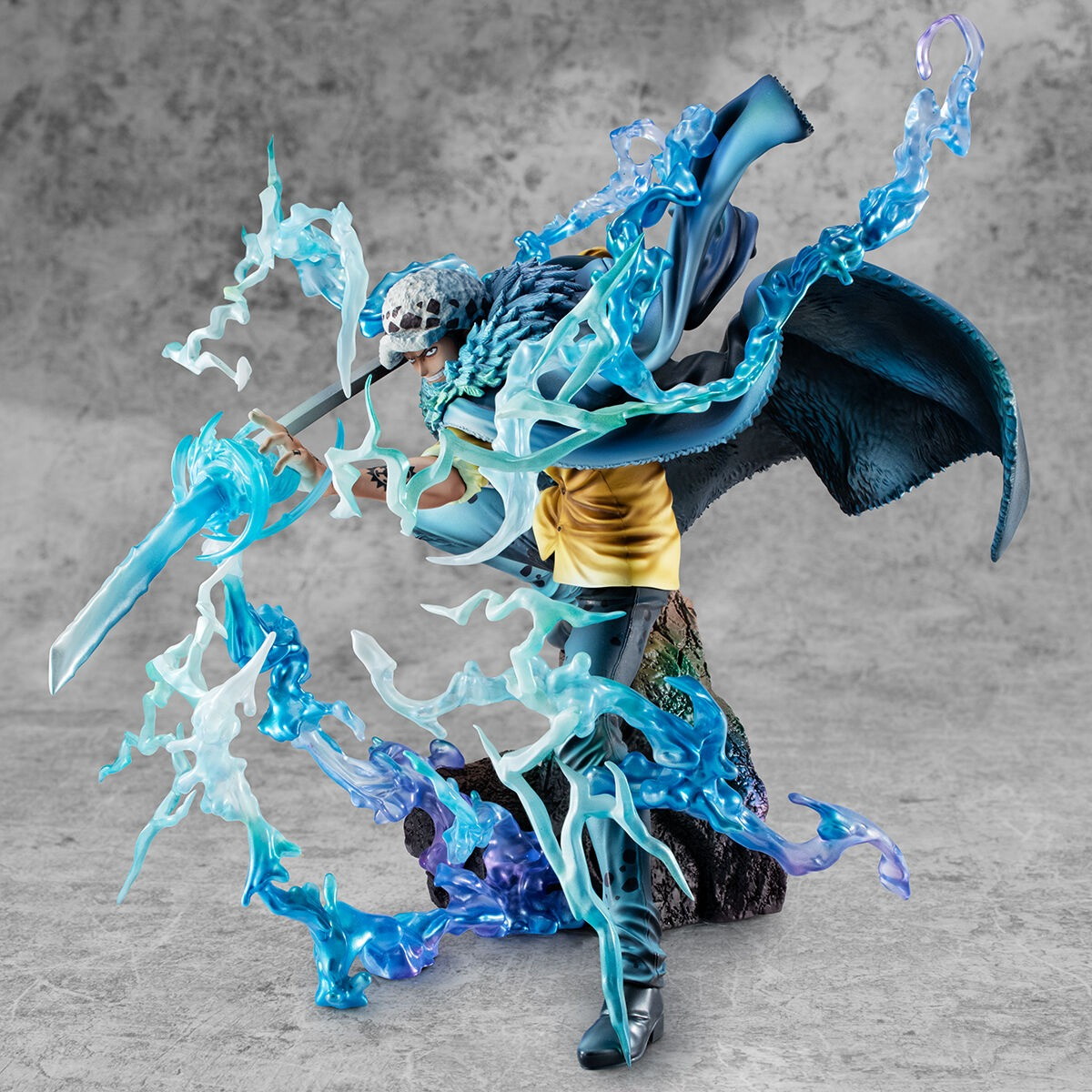 ONE PIECE「Portrait.Of.Pirates ワンピース “WA-MAXIMUM” “死の外科医” トラファルガー・ロー【覚醒】」のフィギュア画像
