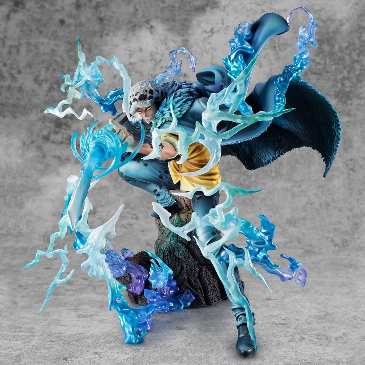 ONE PIECE「Portrait.Of.Pirates ワンピース “WA-MAXIMUM” “死の外科医” トラファルガー・ロー【覚醒】」のフィギュア画像