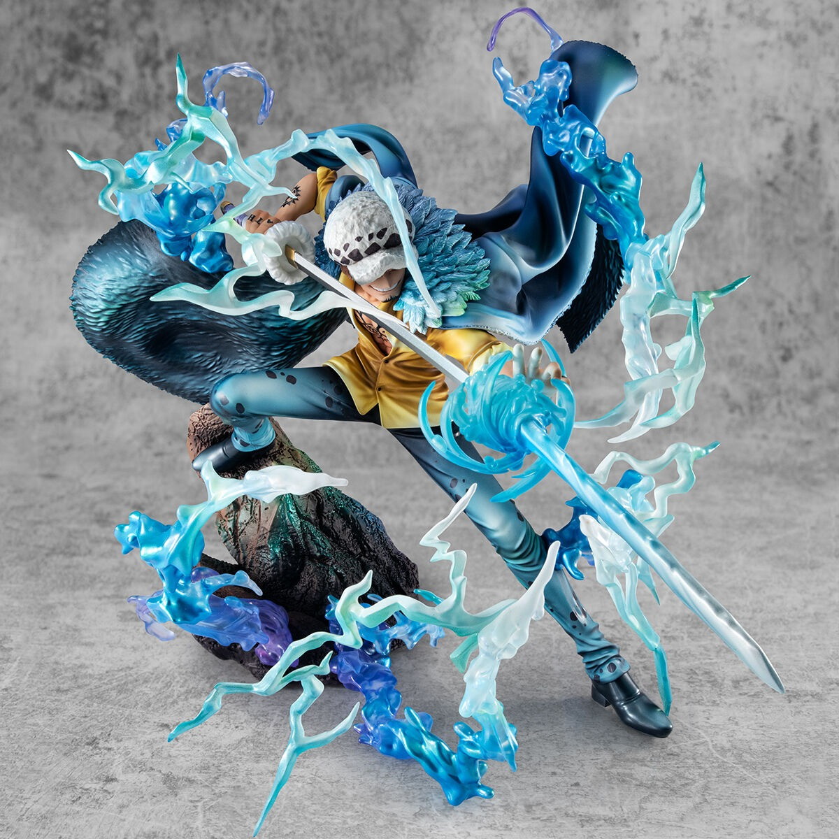 ONE PIECE「Portrait.Of.Pirates ワンピース “WA-MAXIMUM” “死の外科医” トラファルガー・ロー【覚醒】」のフィギュア画像