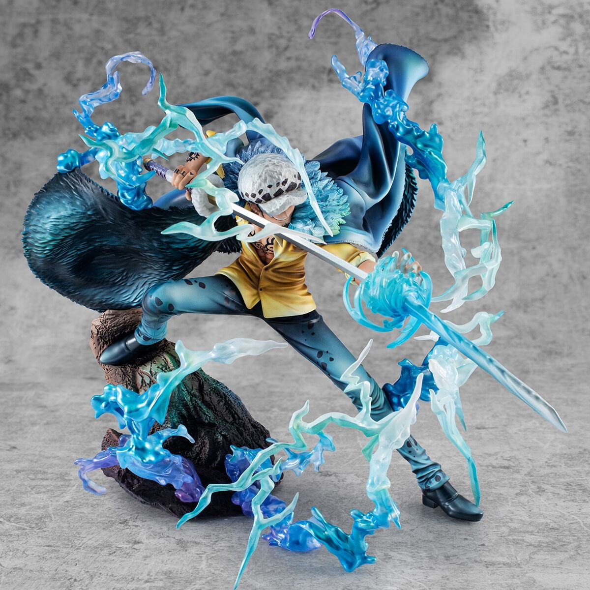ONE PIECE「Portrait.Of.Pirates ワンピース “WA-MAXIMUM” “死の外科医” トラファルガー・ロー【覚醒】」のフィギュア画像