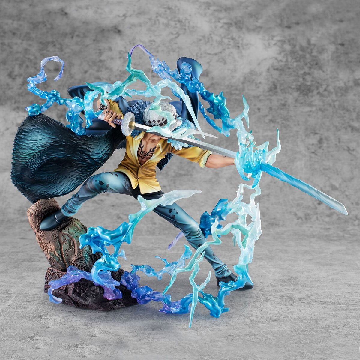 ONE PIECE「Portrait.Of.Pirates ワンピース “WA-MAXIMUM” “死の外科医” トラファルガー・ロー【覚醒】」のフィギュア画像
