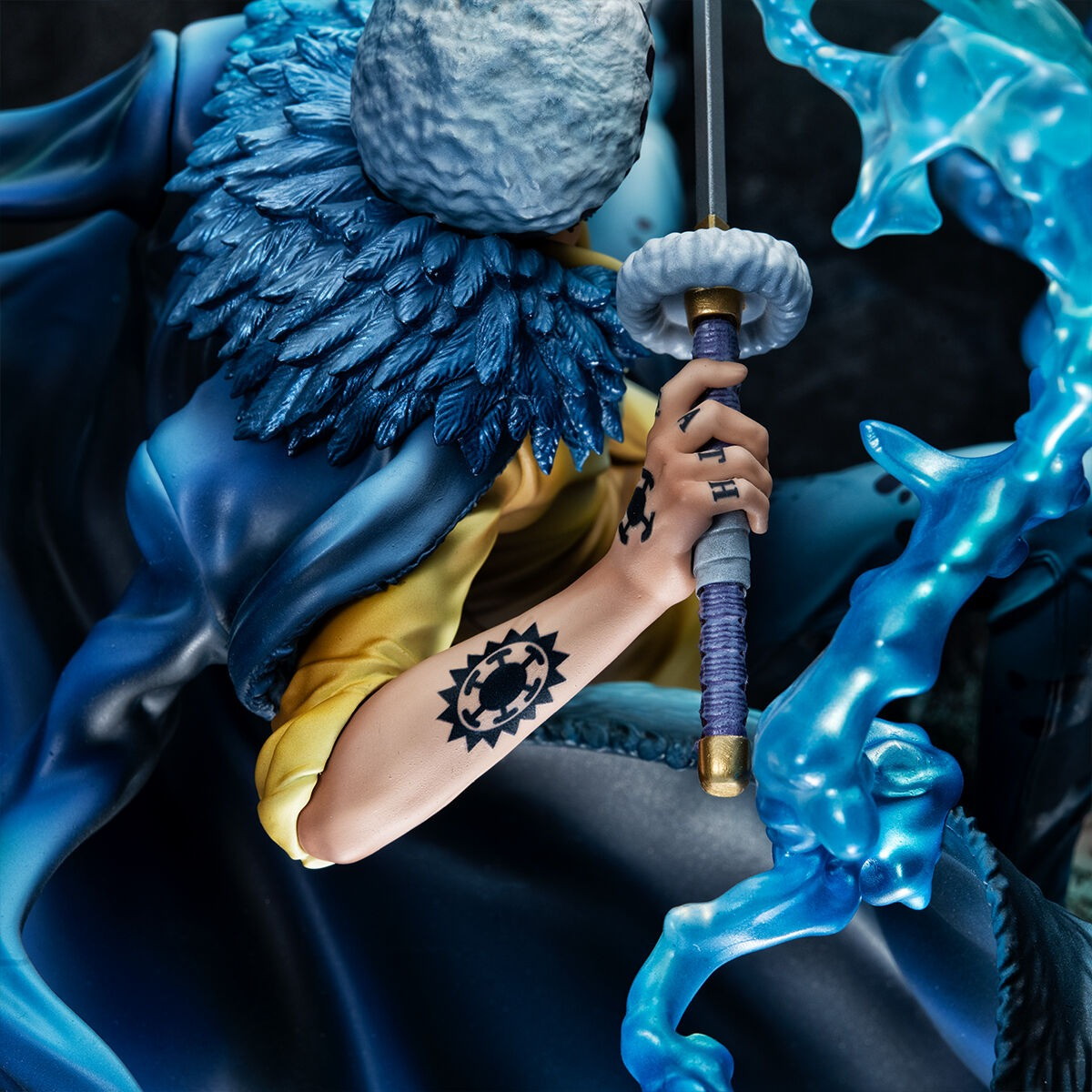 ONE PIECE「Portrait.Of.Pirates ワンピース “WA-MAXIMUM” “死の外科医” トラファルガー・ロー【覚醒】」のフィギュア画像