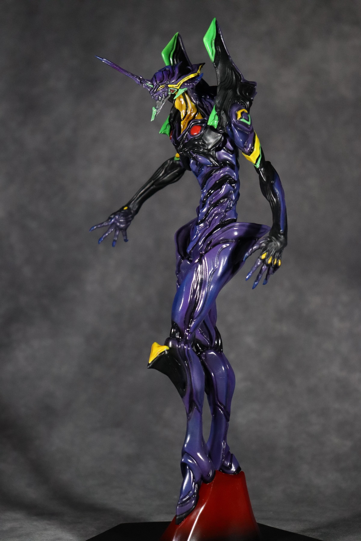 ヱヴァンゲリヲン新劇場版「CCPJAPAN×Yoshi. Project 第5弾 エヴァンゲリオン第13号機」のフィギュア画像