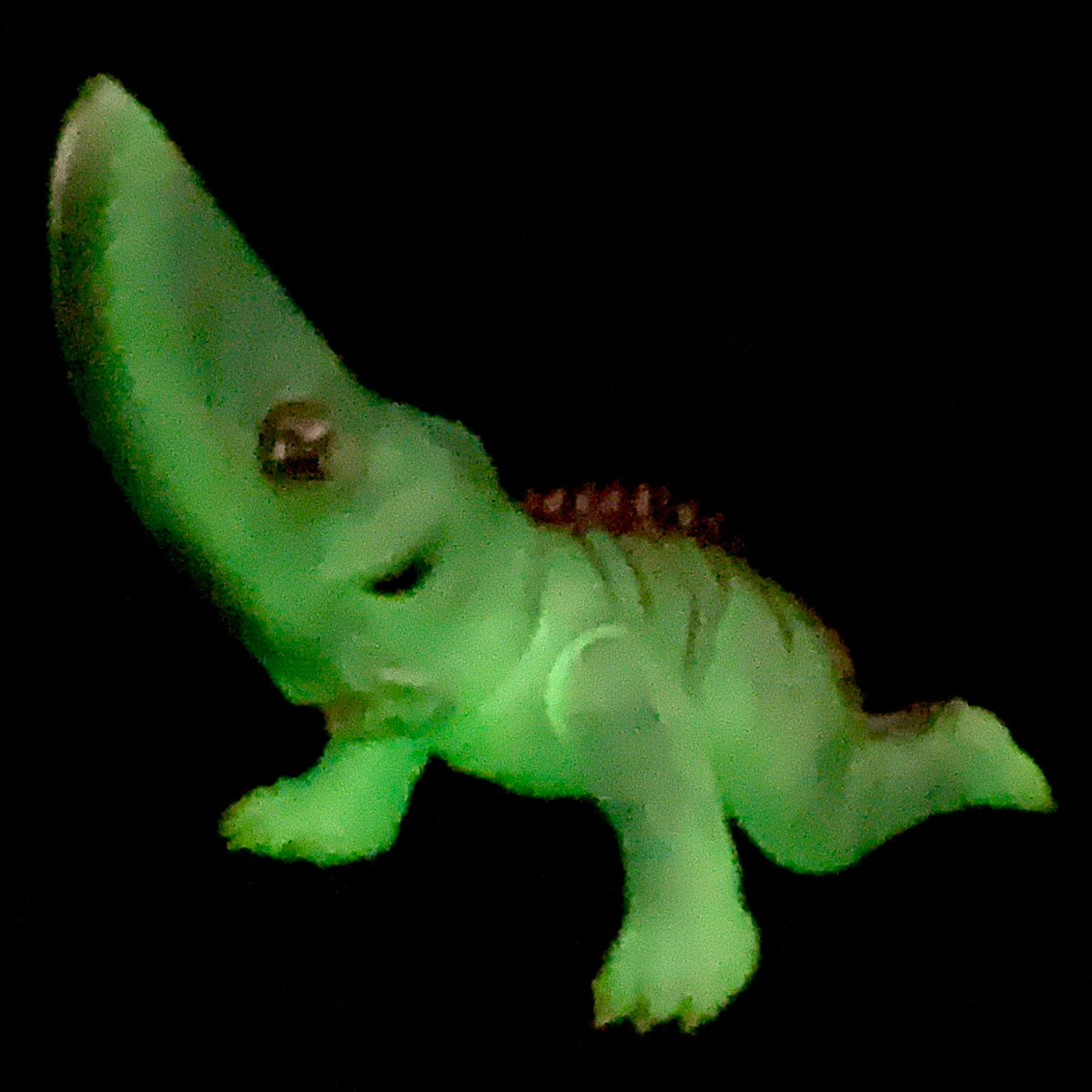 ガメラ「ミドルサイズシリーズ ガメラ【第6弾】ギロン(1969)ルミナスパープル Ver.」のフィギュア画像
