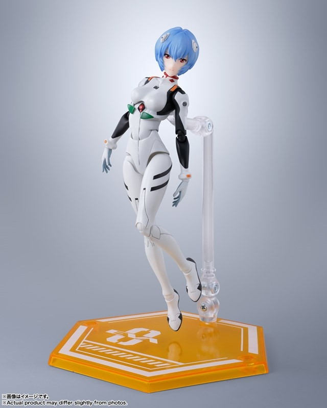ヱヴァンゲリヲン新劇場版「S.H.Figuarts 綾波レイ」のフィギュア画像