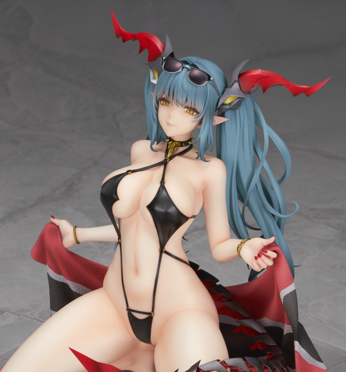 アズールレーン「レーゲンスブルク　闇龍と光の海岸Ver.」のフィギュア画像