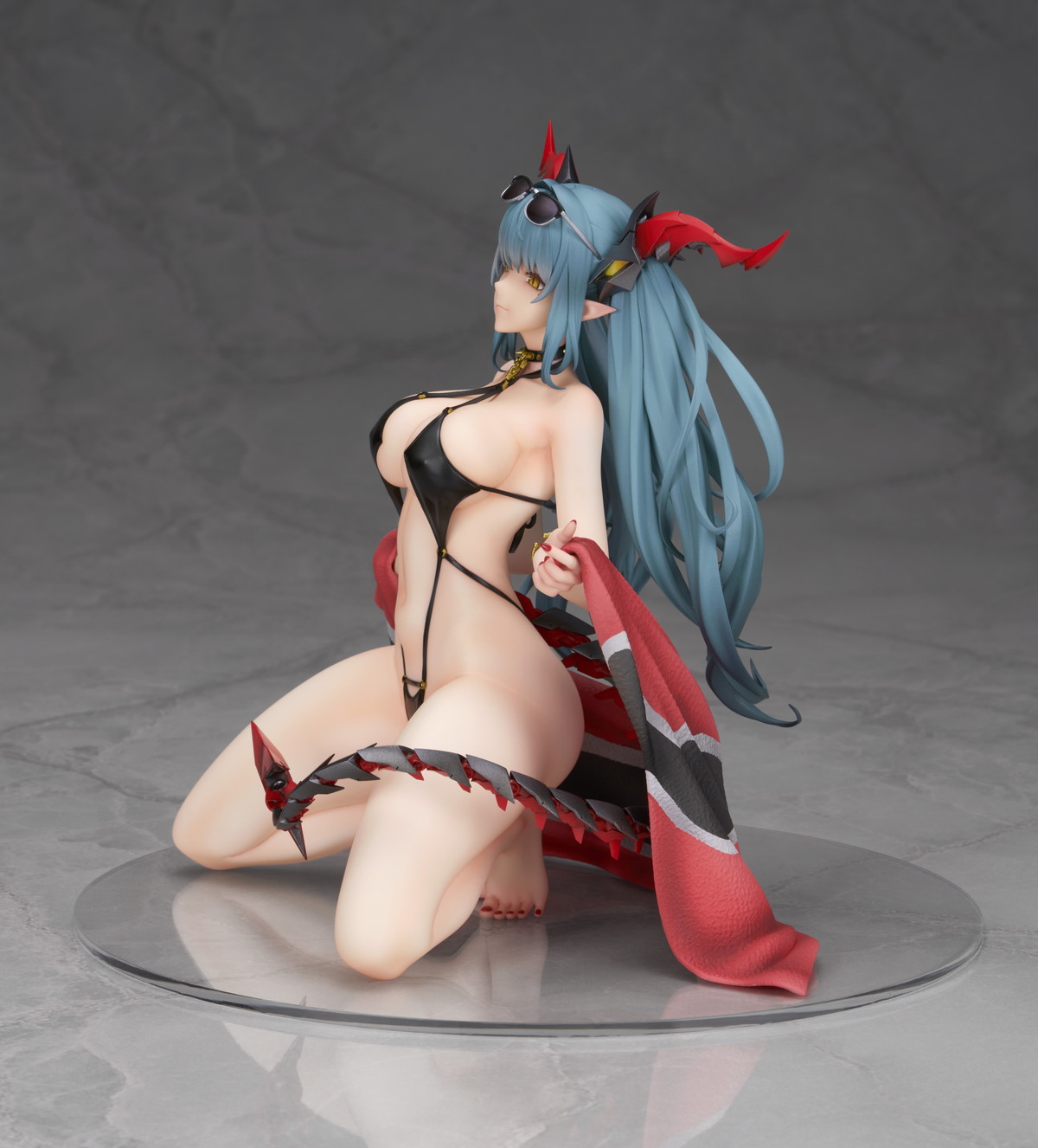 アズールレーン「レーゲンスブルク　闇龍と光の海岸Ver.」のフィギュア画像