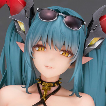 アズールレーン「レーゲンスブルク　闇龍と光の海岸Ver.」のフィギュア