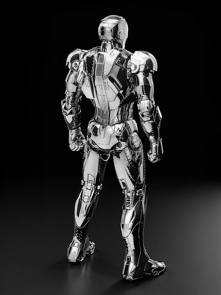 インフィニティ・サーガ「DLX アイアンマン・マーク2(クローム・エディション)」のフィギュア画像