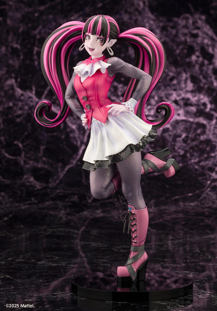 MONSTER HIGH「MONSTER HIGH美少女 ドラキュローラ」のフィギュア画像