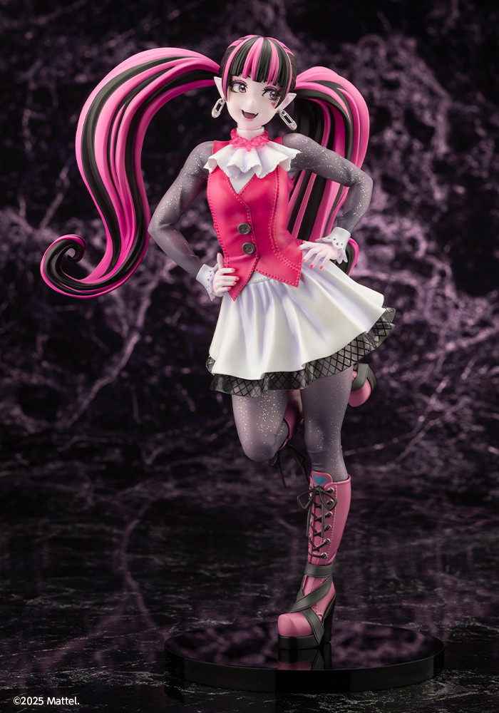 MONSTER HIGH「MONSTER HIGH美少女 ドラキュローラ」のフィギュア画像