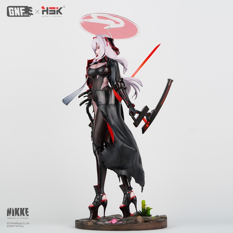 勝利の女神：NIKKE「紅蓮：ブラックシャドウ」のフィギュア画像