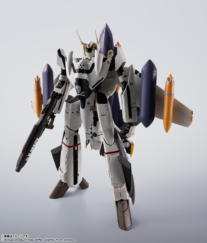 マクロスゼロ「HI-METAL R VF-0Sフェニックス（ロイ・フォッカー機） ＋ QF-2200D-B ゴースト」のフィギュア画像
