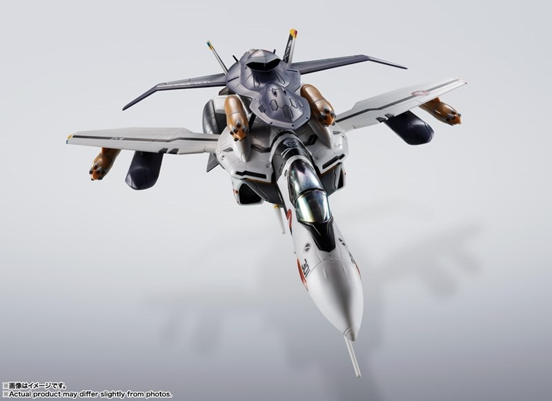 マクロスゼロ「HI-METAL R VF-0Sフェニックス（ロイ・フォッカー機） ＋ QF-2200D-B ゴースト」のフィギュア画像