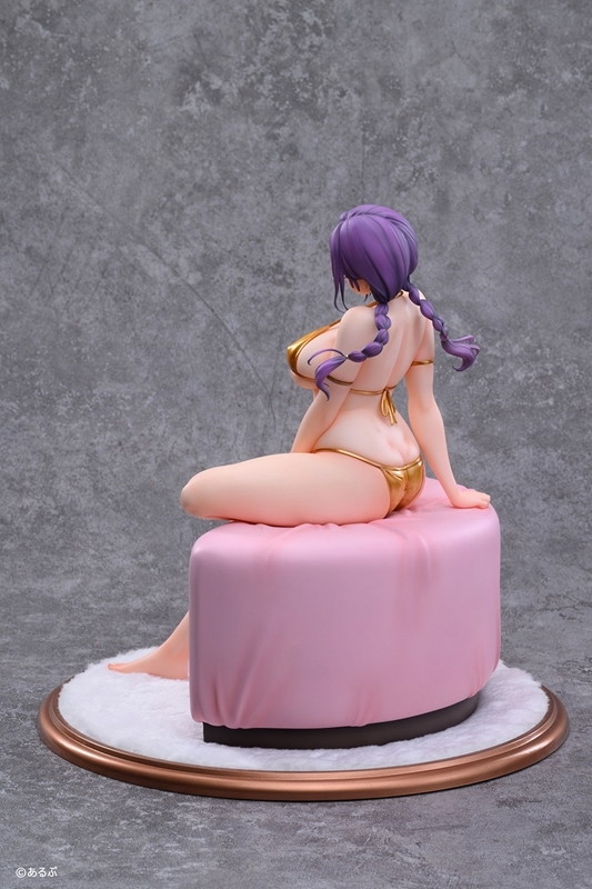 オタク友達とのセックスは最高に気持ちいい「三芳 金ビキニVer. 通常版」のフィギュア画像