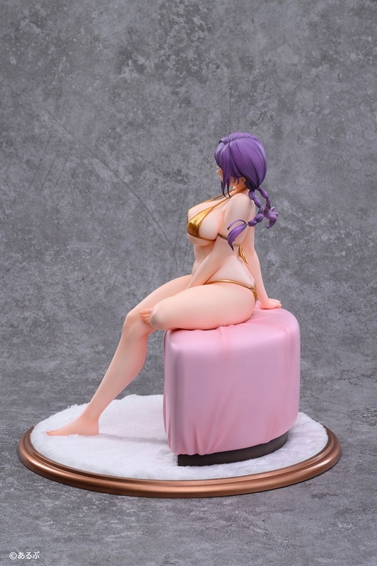 オタク友達とのセックスは最高に気持ちいい「三芳 金ビキニVer. 特典付き版」のフィギュア画像