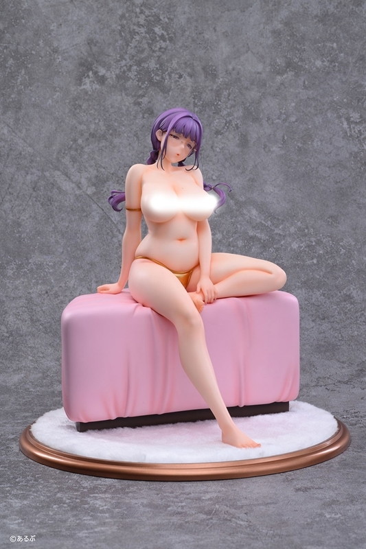 オタク友達とのセックスは最高に気持ちいい「三芳 金ビキニVer. 特典付き版」のフィギュア画像