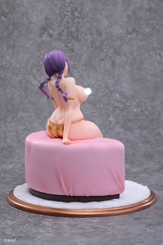 オタク友達とのセックスは最高に気持ちいい「三芳 金ビキニVer. 特典付き版」のフィギュア画像