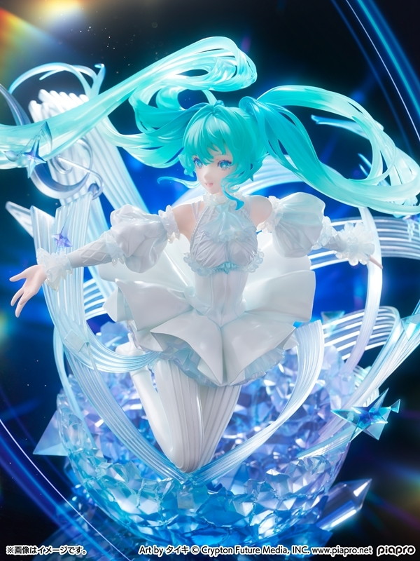 初音ミク「初音ミク-Crystal Dress Ver.-」のフィギュア画像
