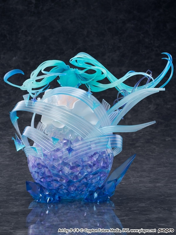 初音ミク「初音ミク-Crystal Dress Ver.-」のフィギュア画像