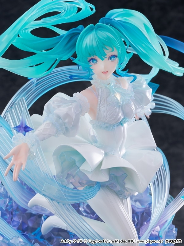 初音ミク「初音ミク-Crystal Dress Ver.-」のフィギュア画像