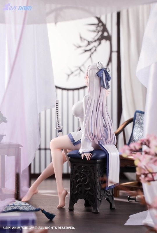 「青白蛇のイロ」のフィギュア画像