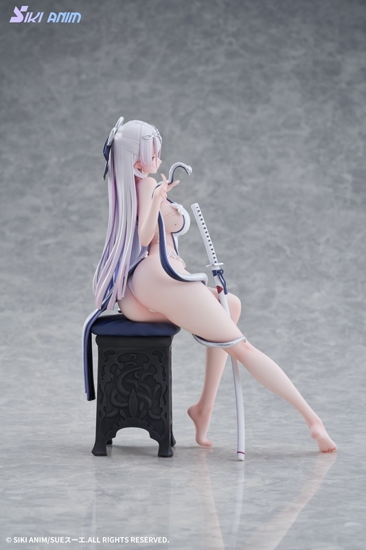 「青白蛇のイロ」のフィギュア画像