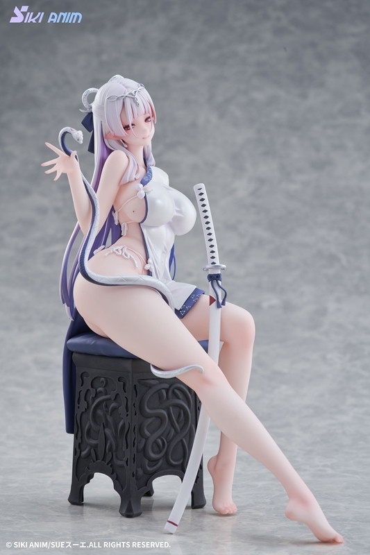 「青白蛇のイロ」のフィギュア画像