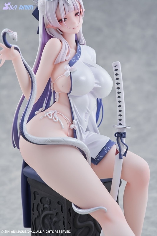 「青白蛇のイロ」のフィギュア画像