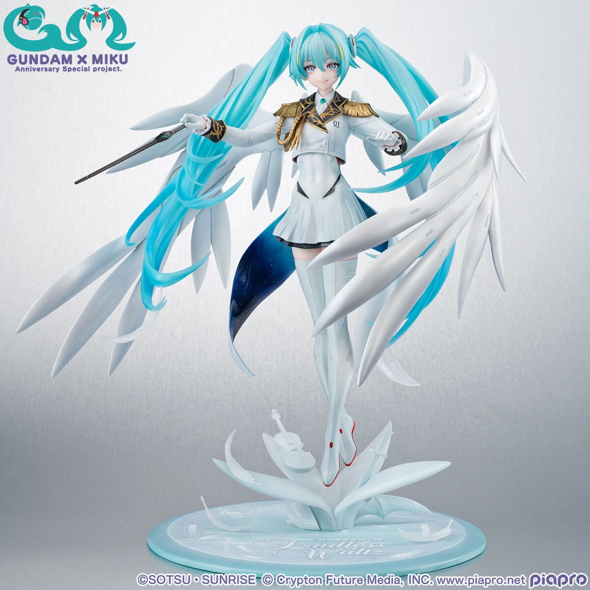 機動戦士ガンダム45周年×初音ミク「Lucrea 初音ミク×ウイングガンダムゼロ EW」のフィギュア画像