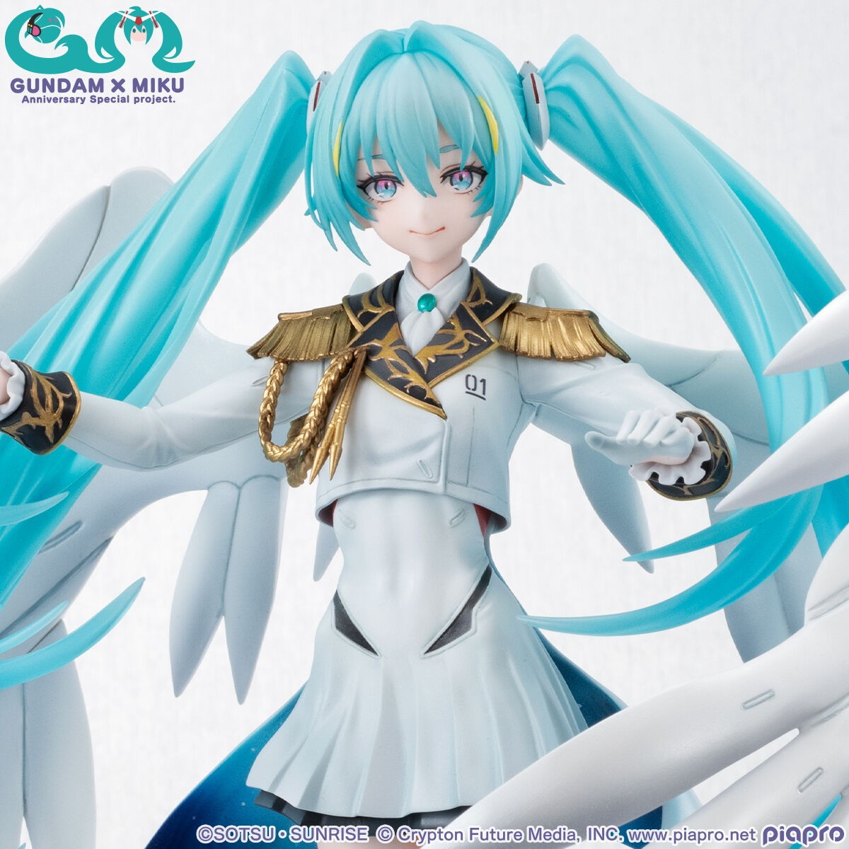 機動戦士ガンダム45周年×初音ミク「Lucrea 初音ミク×ウイングガンダムゼロ EW」のフィギュア画像