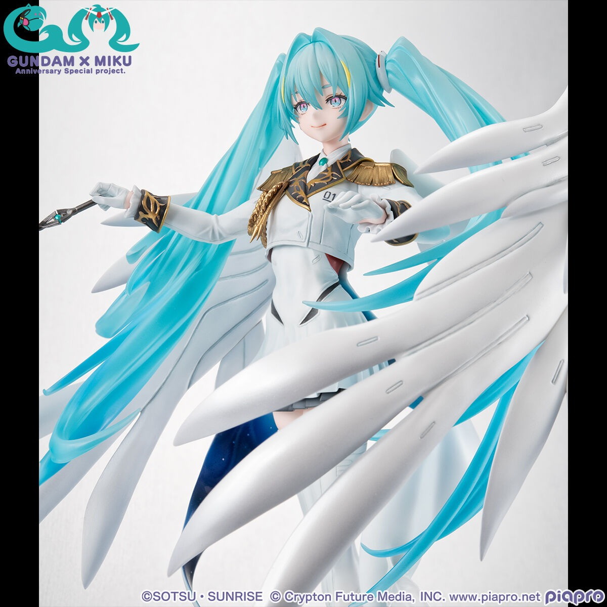 機動戦士ガンダム45周年×初音ミク「Lucrea 初音ミク×ウイングガンダムゼロ EW」のフィギュア画像