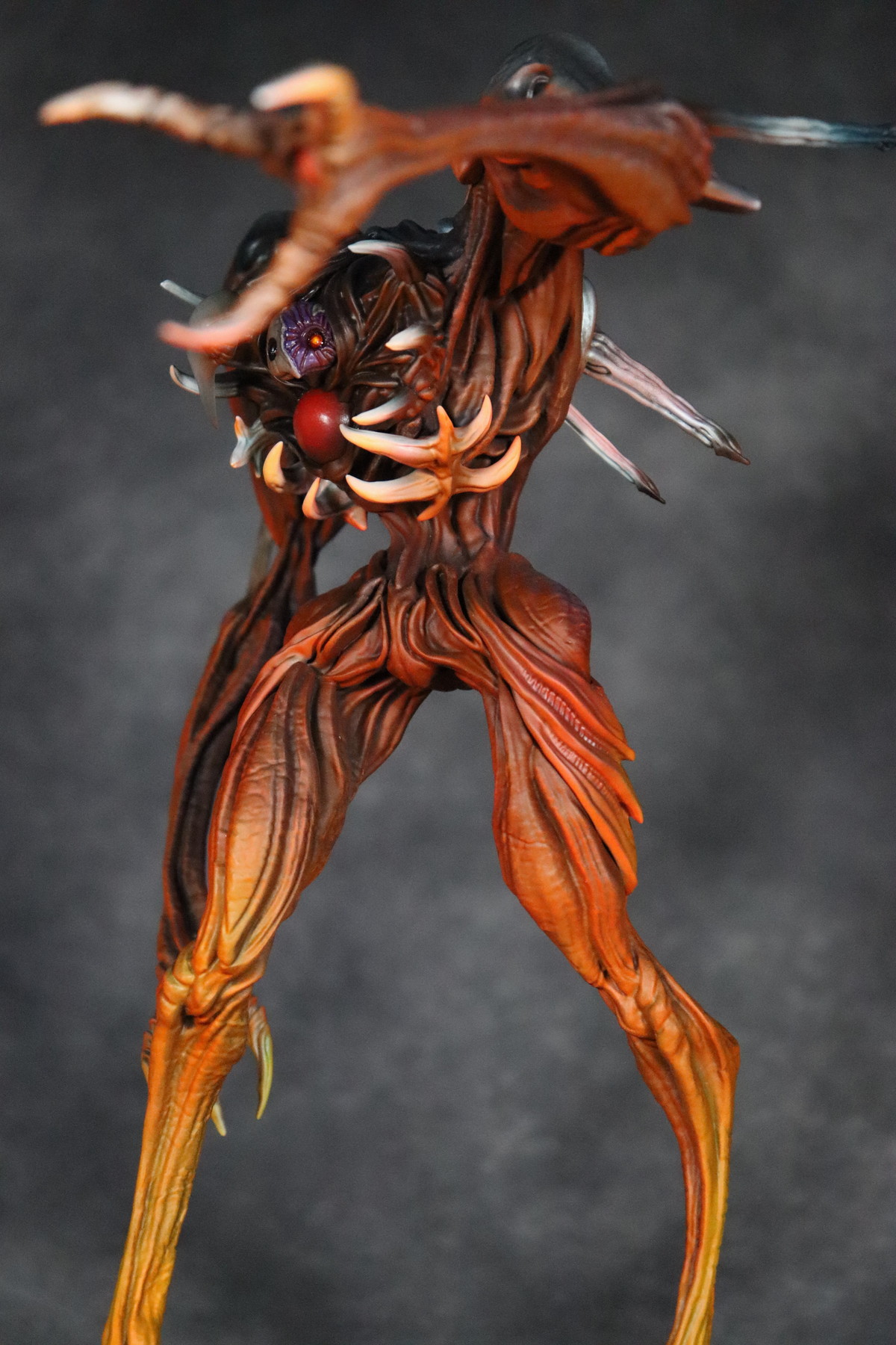 ヱヴァンゲリヲン 新劇場版:序「CCPJAPAN×Yoshi. Project EX 第4の使徒 N2地雷被弾 Ver.」のフィギュア画像