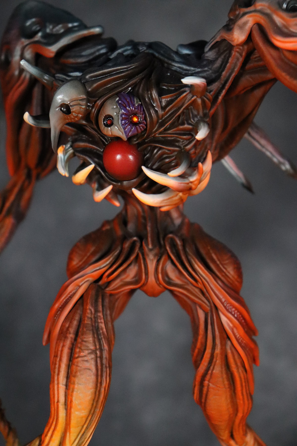 ヱヴァンゲリヲン 新劇場版:序「CCPJAPAN×Yoshi. Project EX 第4の使徒 N2地雷被弾 Ver.」のフィギュア画像