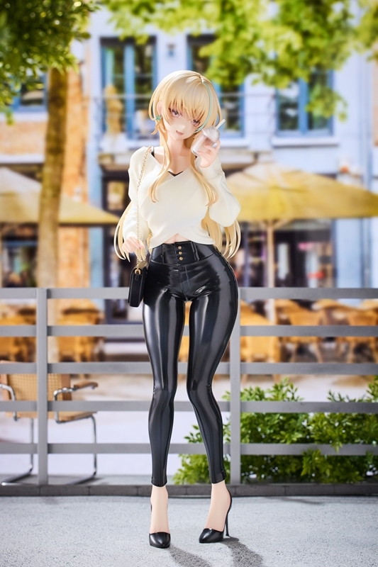 「恋ヶ窪あおい Illustrated by ふじ子 レザーパンツ豪華版」のフィギュア画像