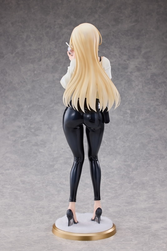 「恋ヶ窪あおい Illustrated by ふじ子 レザーパンツ豪華版」のフィギュア画像