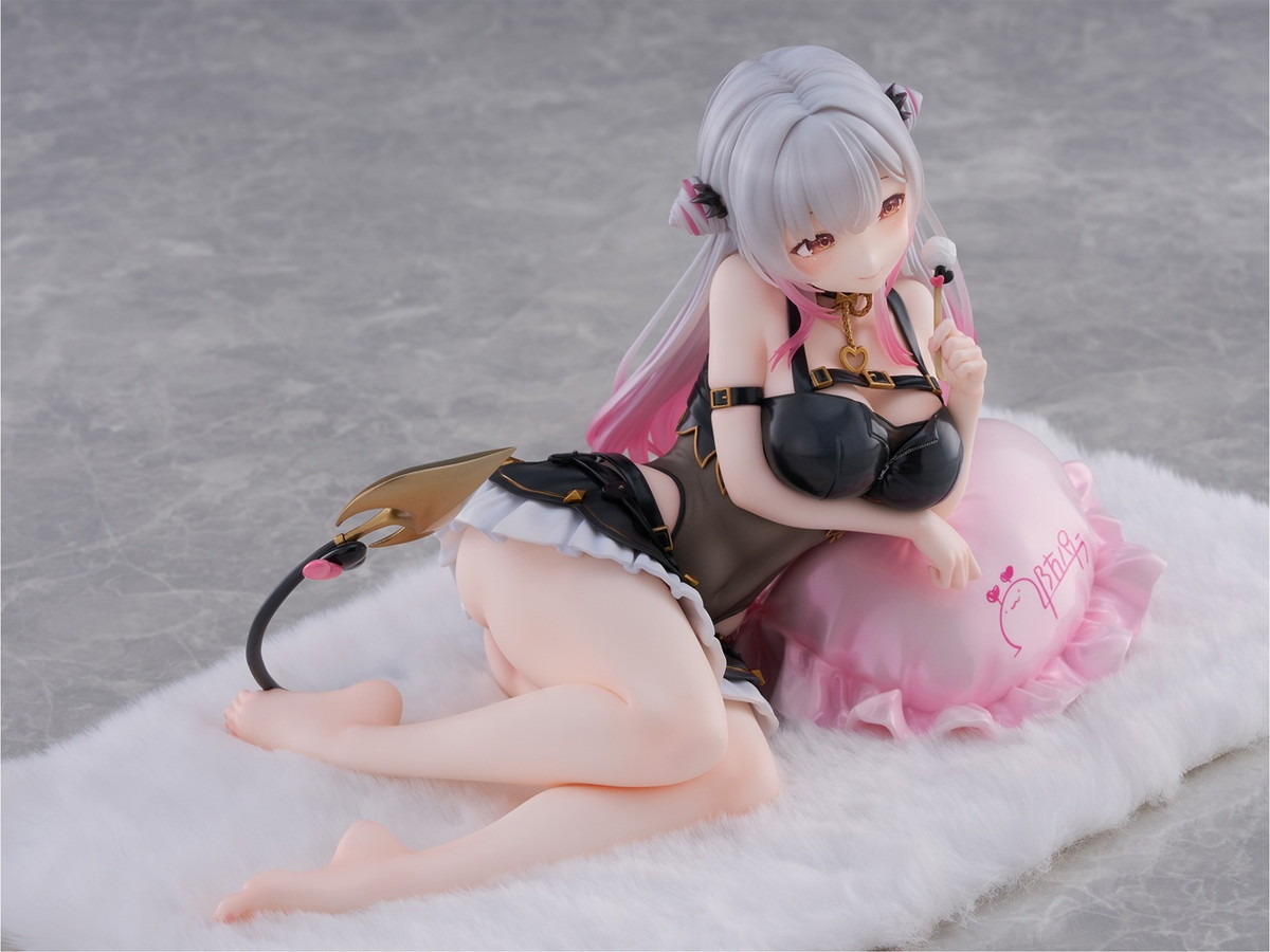 周防パトラ ゲーミング服VERのフィギュア画像