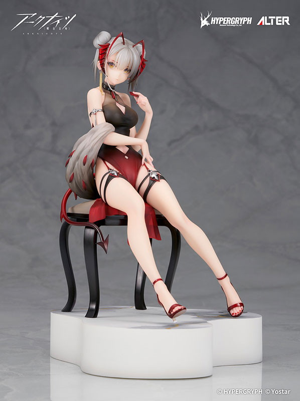 アークナイツ「W Gala Night Ver.」のフィギュア画像