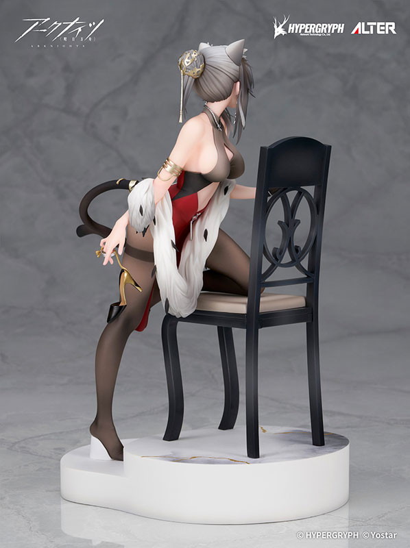 アークナイツ「シュヴァルツ Gala Night Ver.」のフィギュア画像