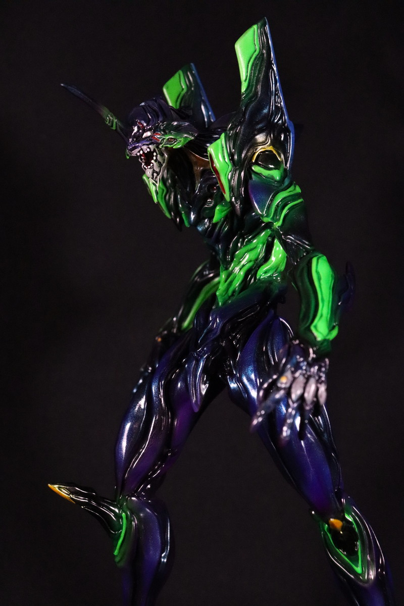 ヱヴァンゲリヲン 新劇場版「エヴァンゲリオン初号機 ナイトイメージ Ver.」のフィギュア画像