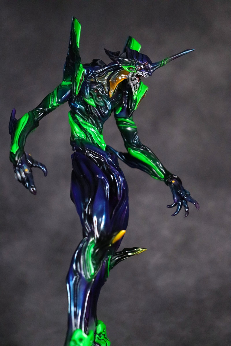 ヱヴァンゲリヲン 新劇場版「エヴァンゲリオン初号機 ナイトイメージ Ver.」のフィギュア画像