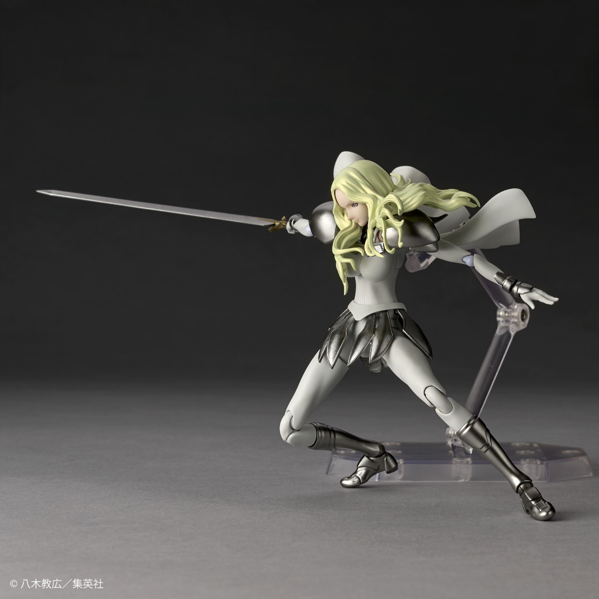 CLAYMORE「微笑のテレサ」のフィギュア画像