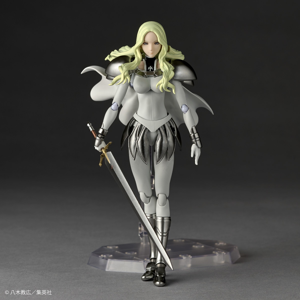 CLAYMORE「微笑のテレサ」のフィギュア画像