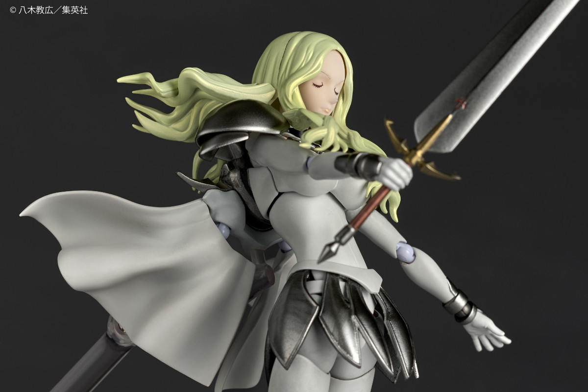 CLAYMORE「微笑のテレサ」のフィギュア画像